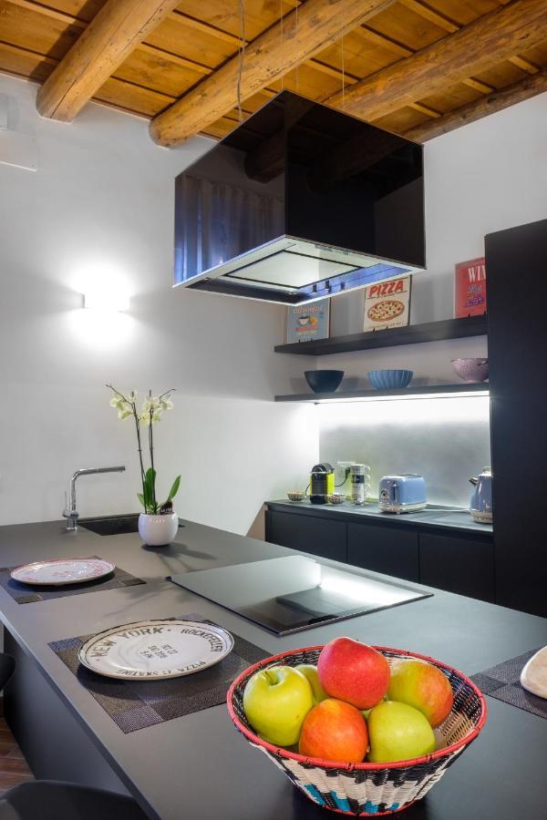 La Terrazza In Centro Apartment เวโรนา ภายนอก รูปภาพ