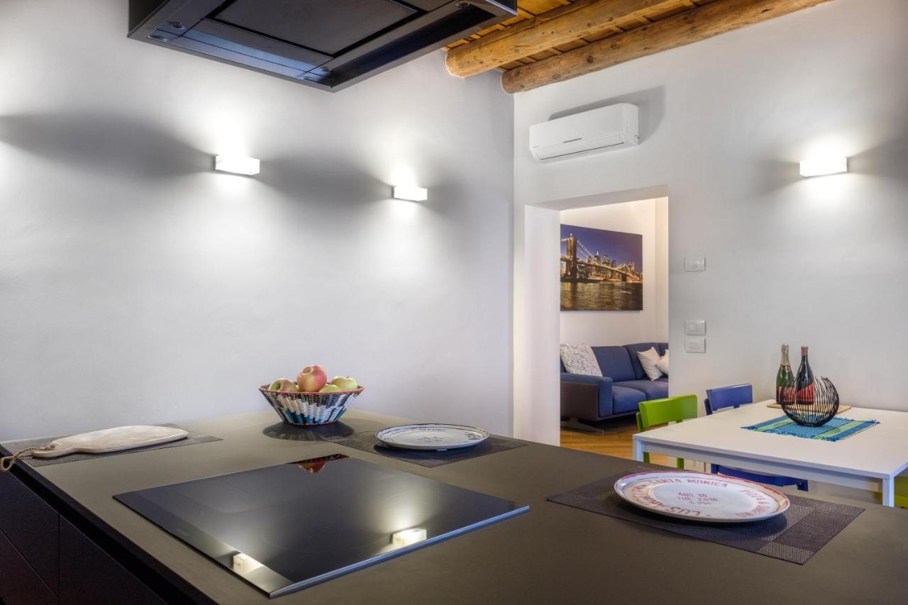 La Terrazza In Centro Apartment เวโรนา ภายนอก รูปภาพ